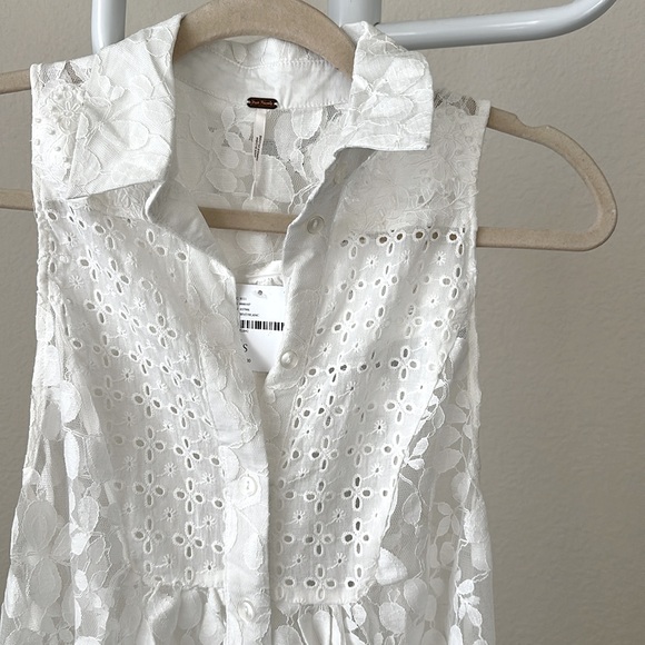 White Sleeveless Eyelet/Lace Dress - Picture 2 of 4
